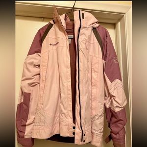 This fit me as a women’s small but it’s youth 18/20 Xl.